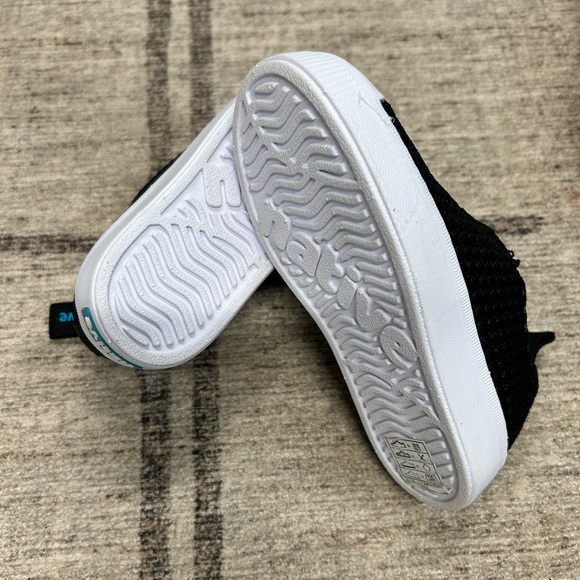 NWOT Native Keep It Lite Black Lace Up Shoes Little Kid’s Size 8 - Picture 5 of 5